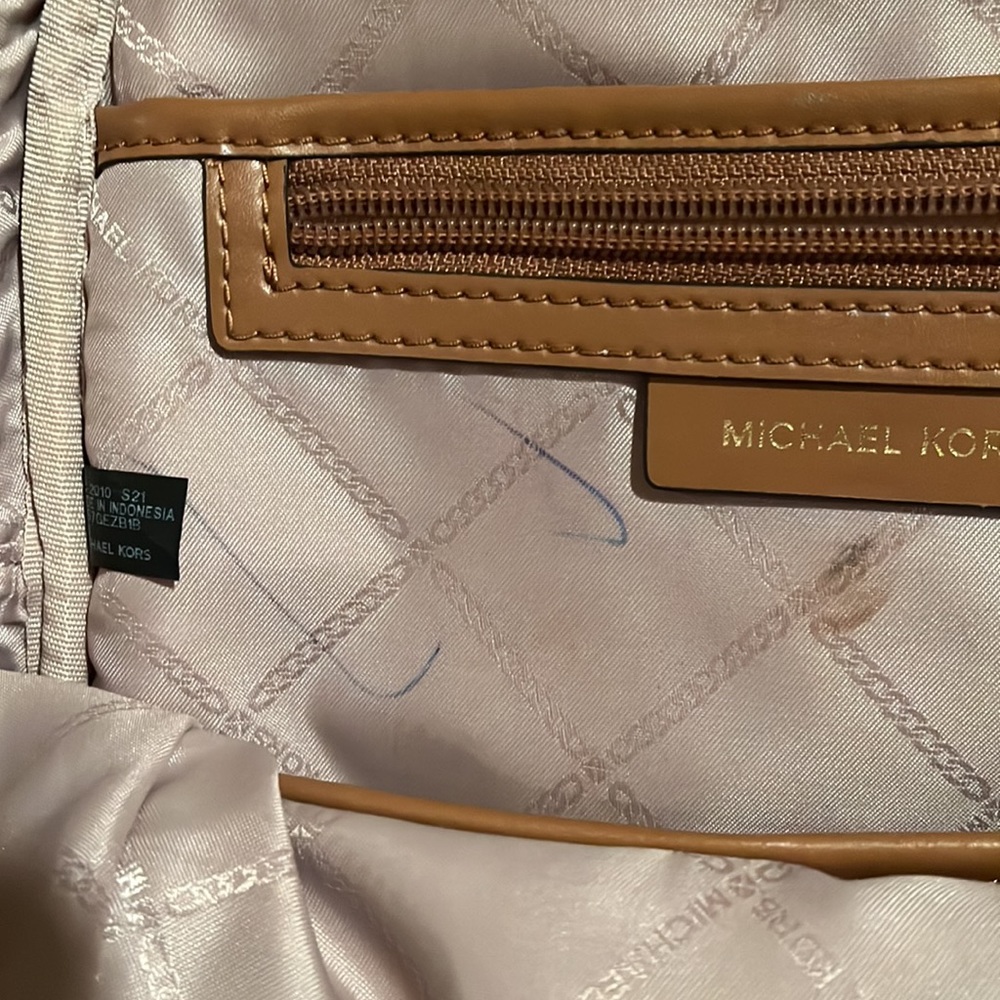 Michael Kors Medium Logo Backpack - Picture 10 of 10